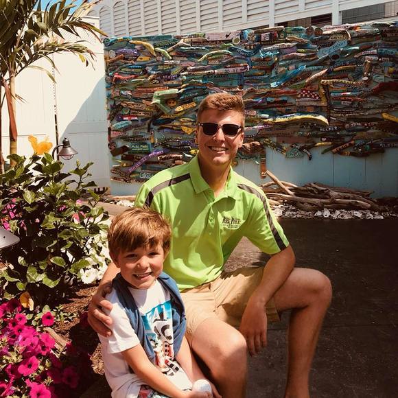 Meet your Posher, Max - Picture 1 of 1